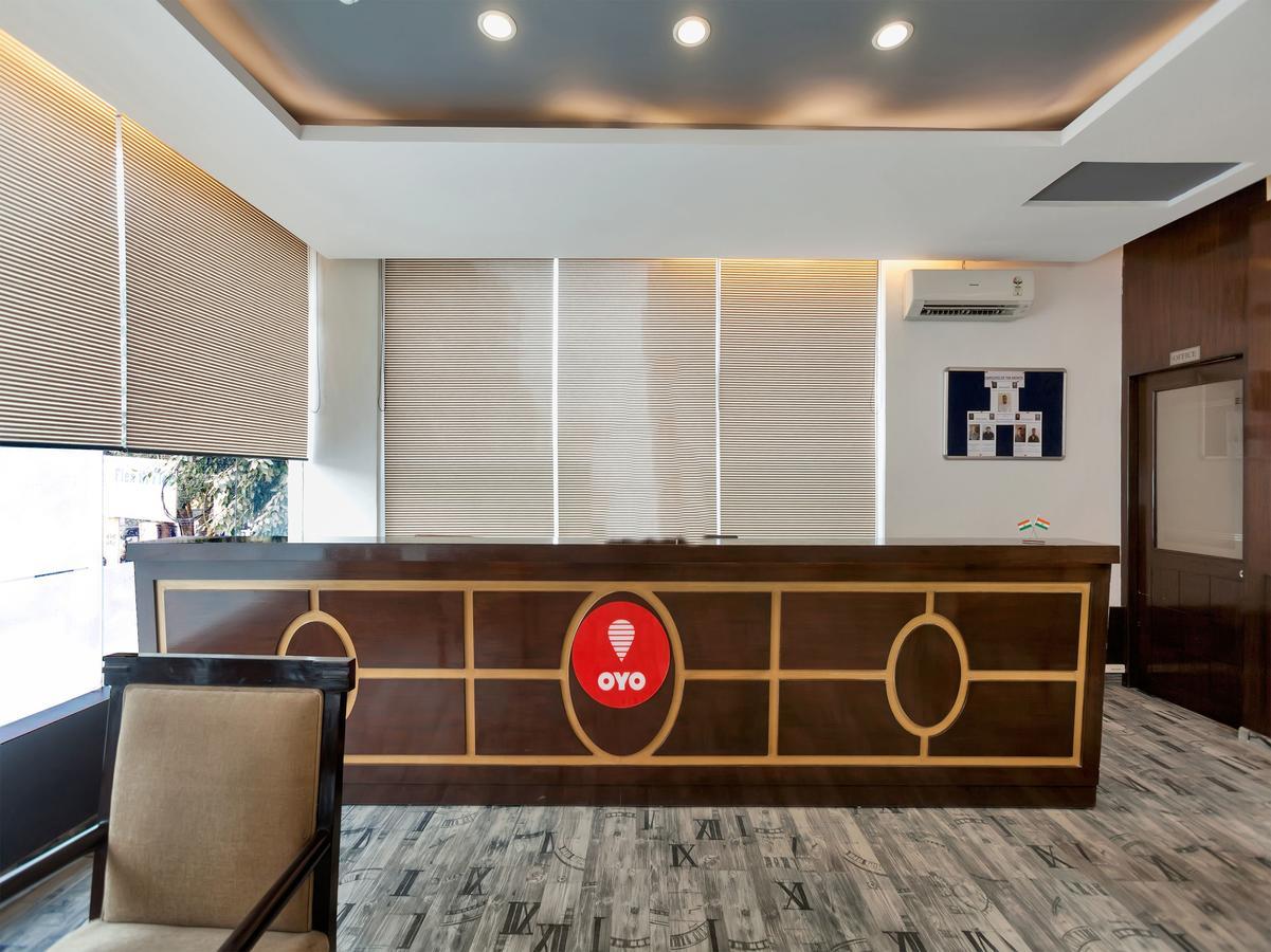 Oyo 9841 The Vivir 1 Hotel Noida Exterior photo