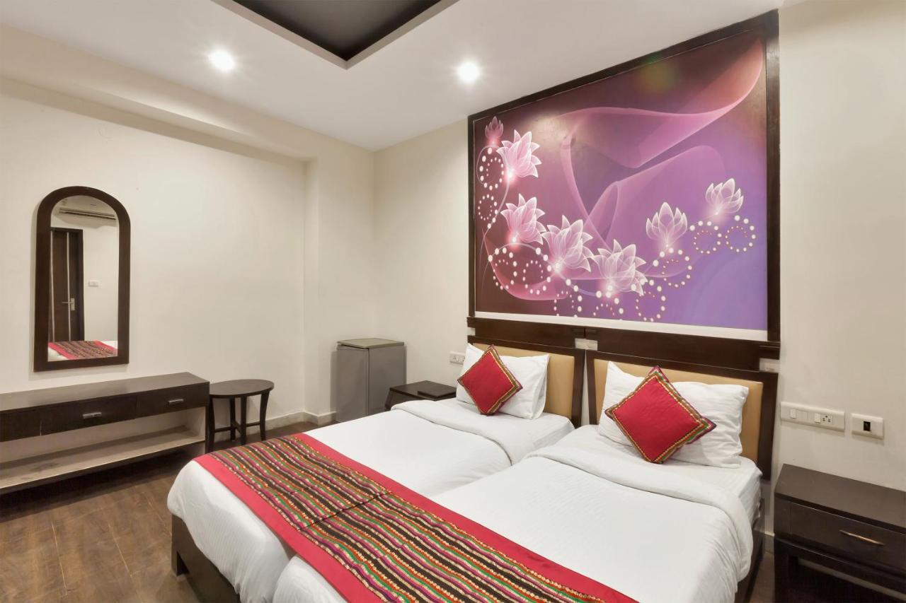 Oyo 9841 The Vivir 1 Hotel Noida Exterior photo