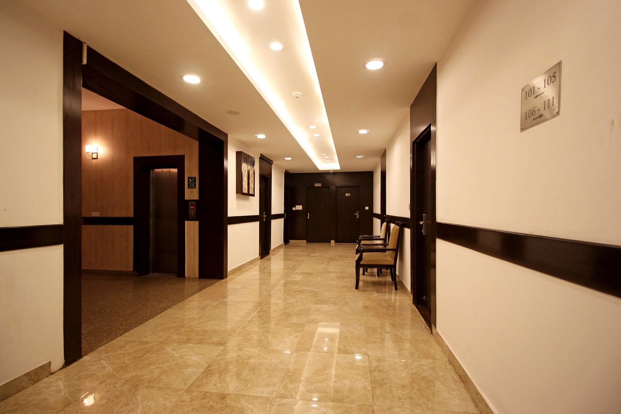 Oyo 9841 The Vivir 1 Hotel Noida Exterior photo