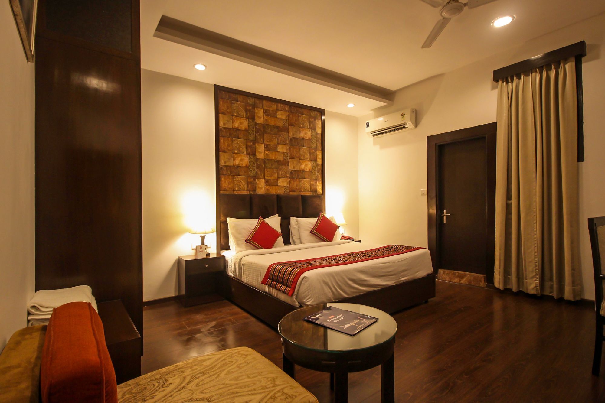 Oyo 9841 The Vivir 1 Hotel Noida Exterior photo