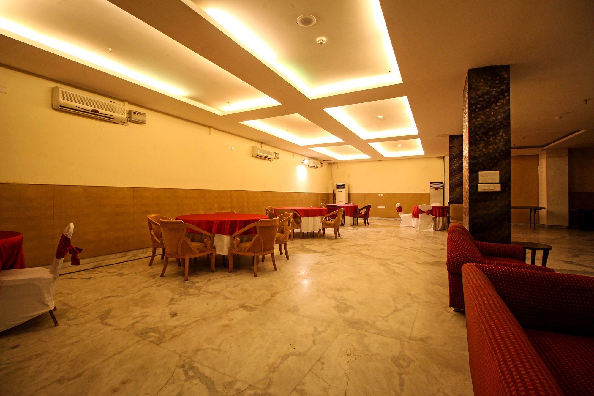 Oyo 9841 The Vivir 1 Hotel Noida Exterior photo
