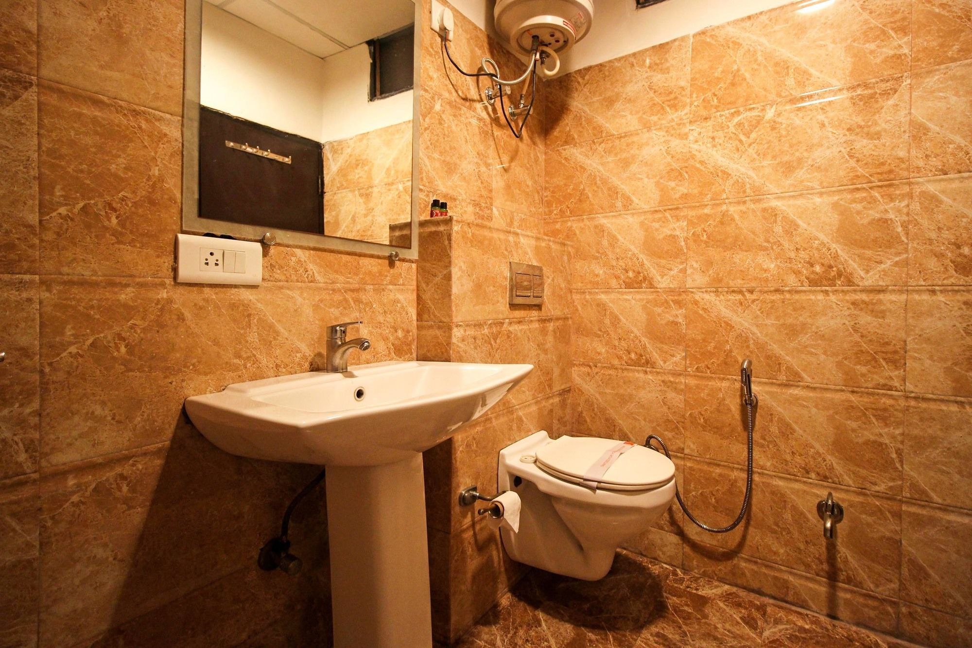 Oyo 9841 The Vivir 1 Hotel Noida Exterior photo