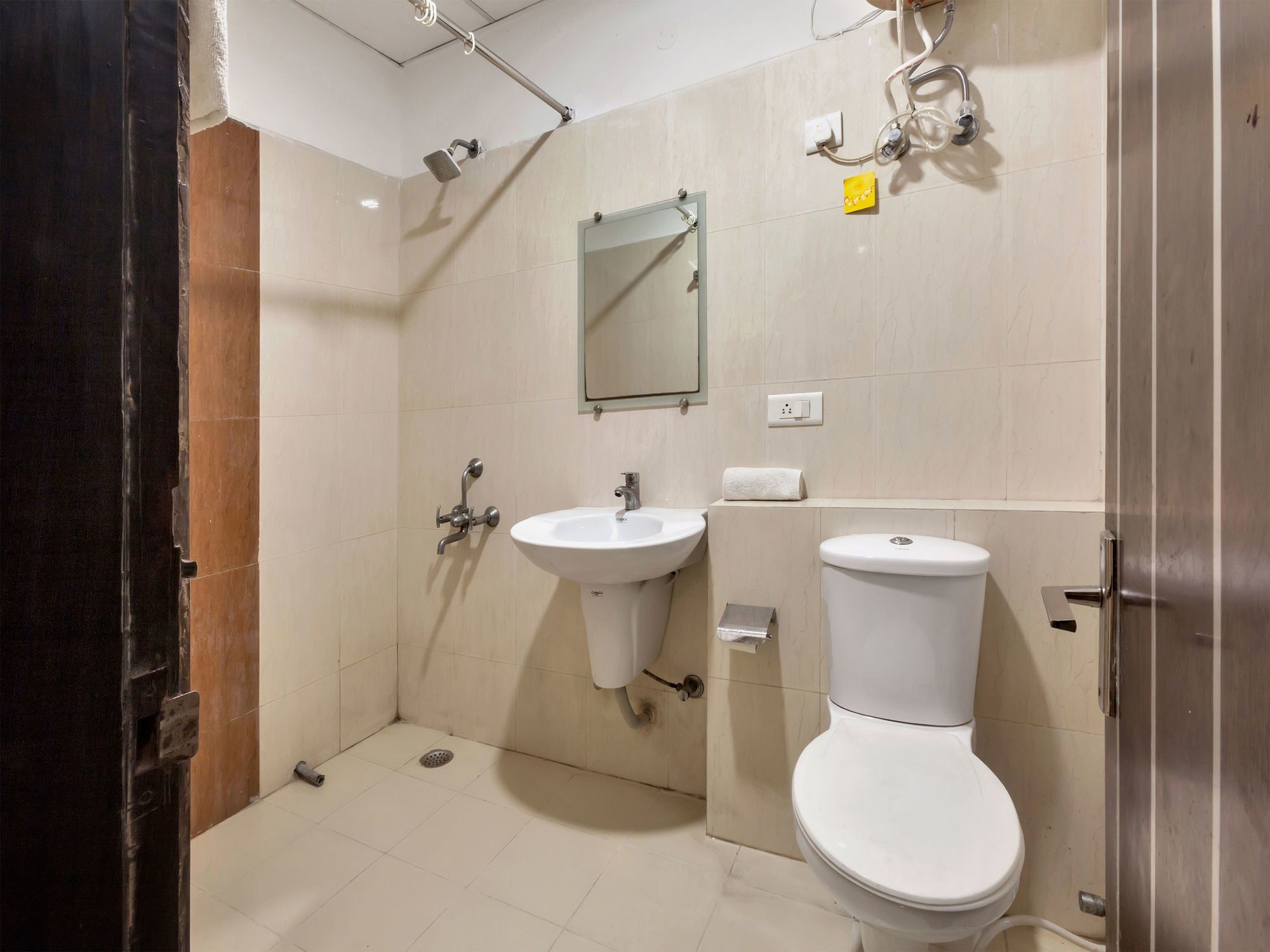 Oyo 9841 The Vivir 1 Hotel Noida Exterior photo